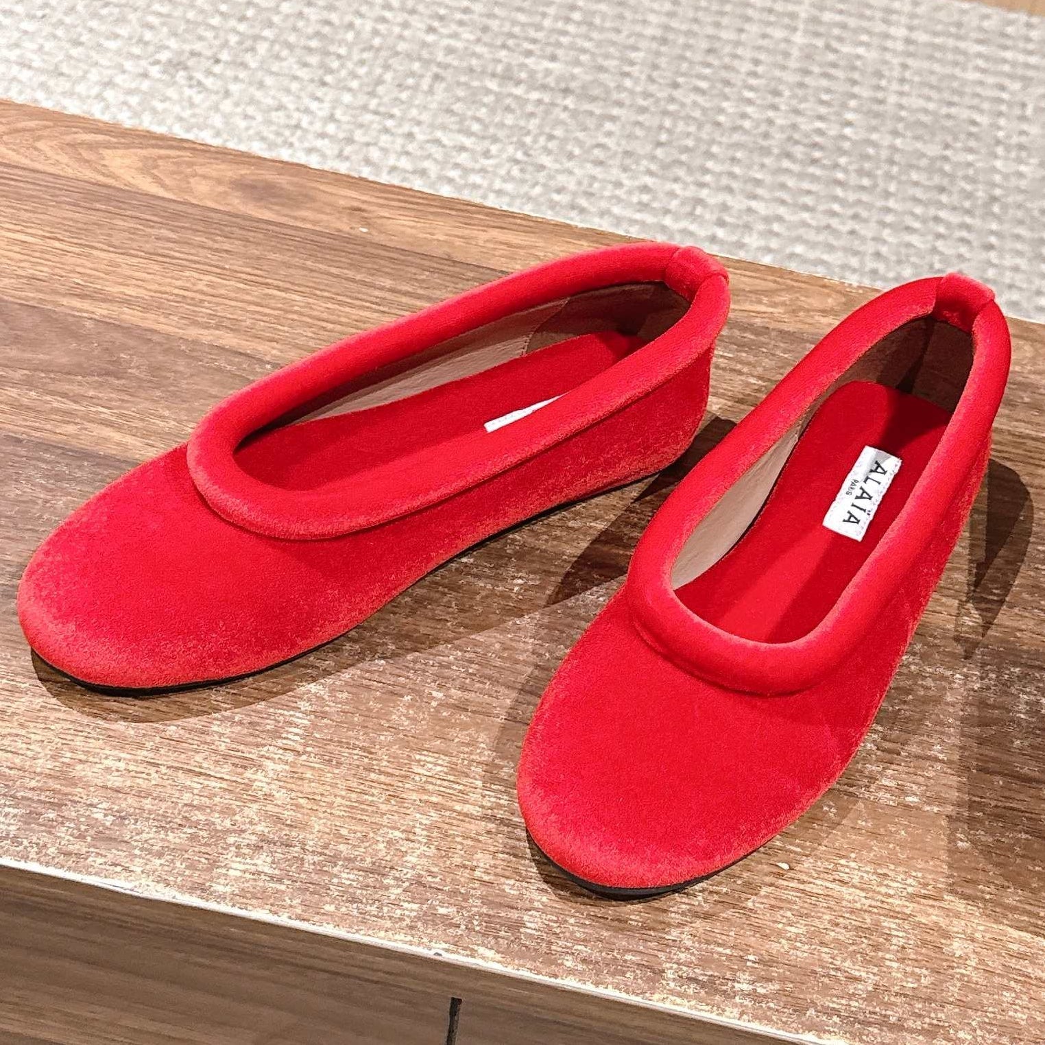 Alaia 2025 Ballet Flat Red Velvet 553857