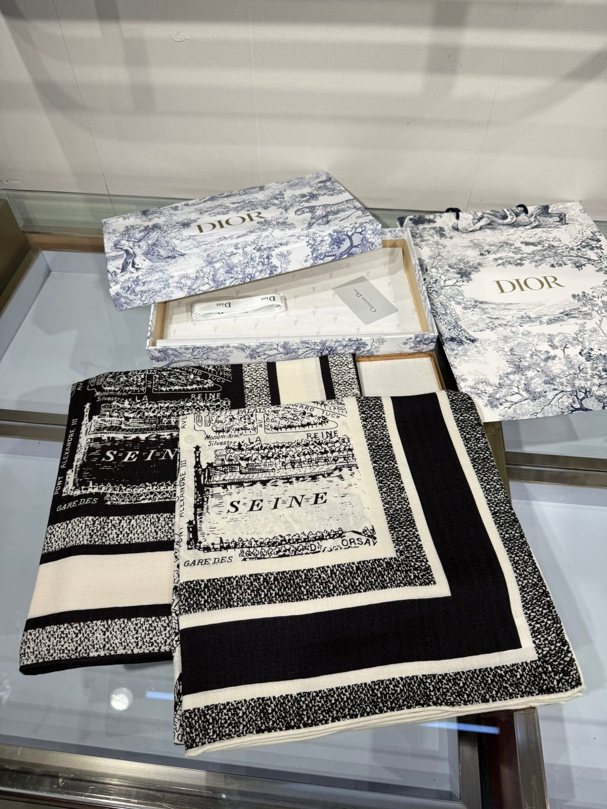 Dior 2026 Square Scarf 140cm Velvet 196028