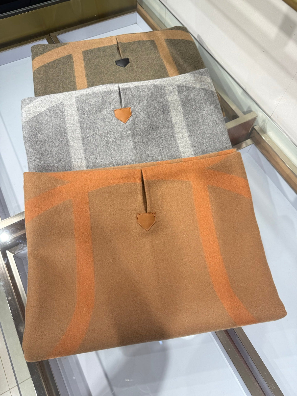 Hermès 2026 Poncho Scarf 150cm Cashmere 216453