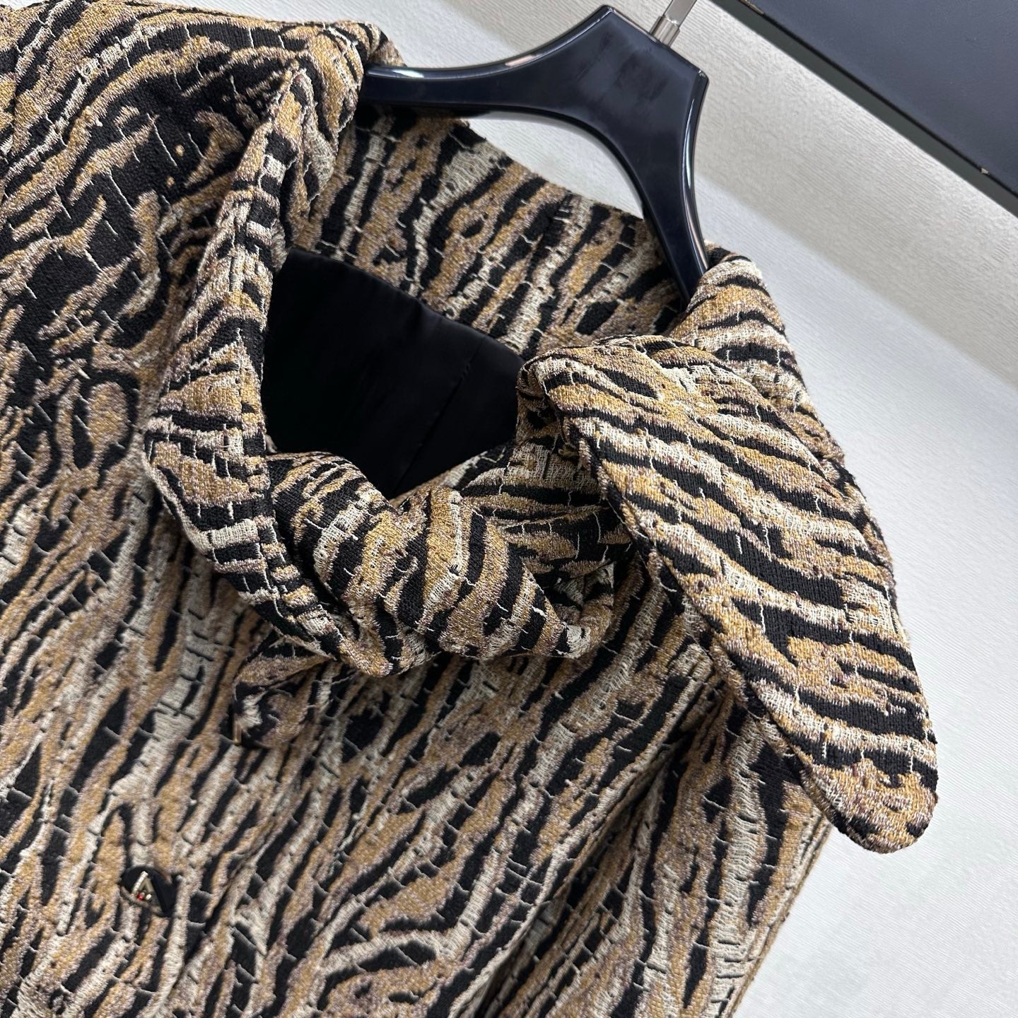 Chanel 2026 Tiger-print Collar Coat Black Beige Cotton 418545