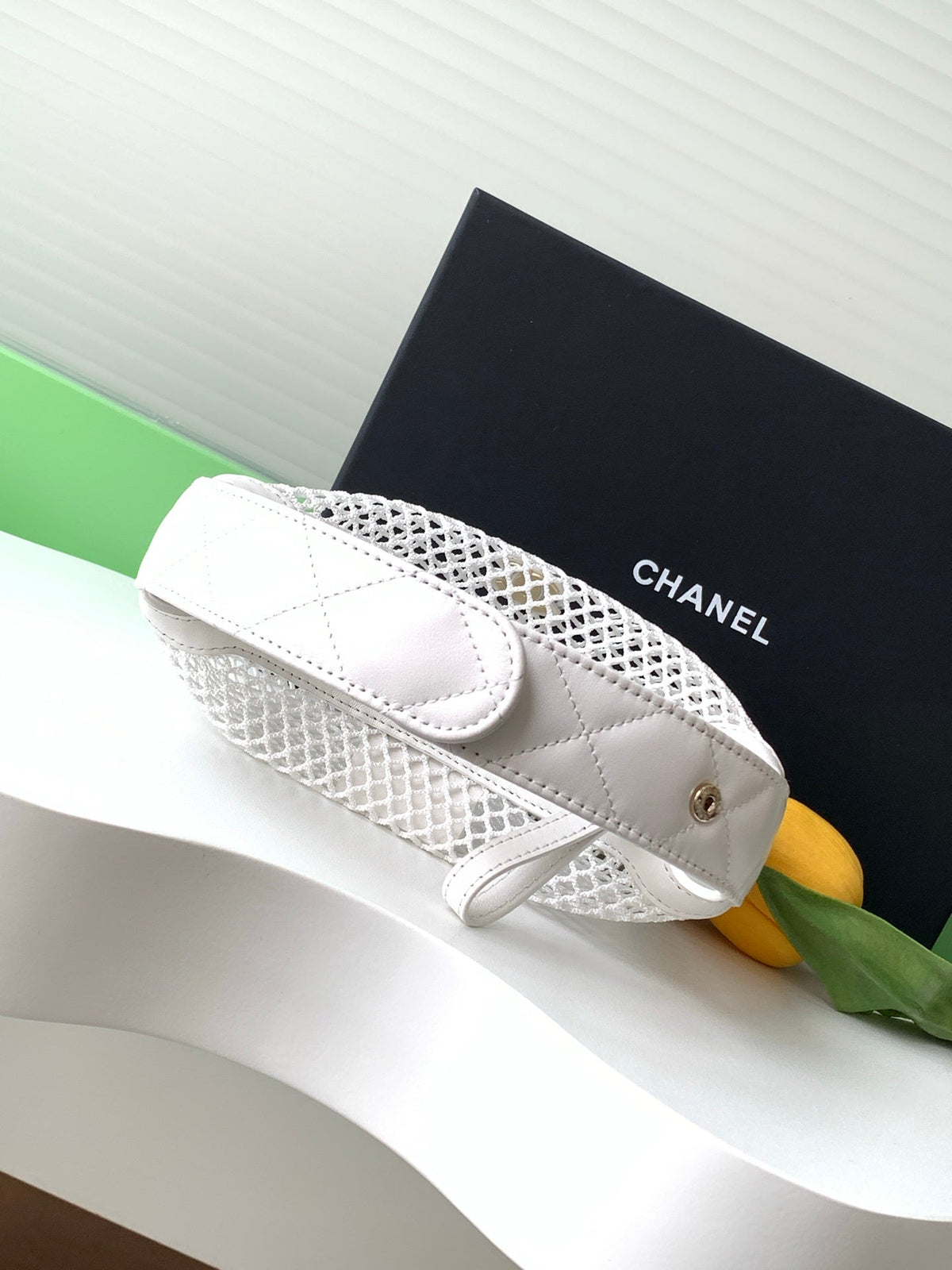 CC 25S Pouch Bag 17cm White Mesh Calfskin