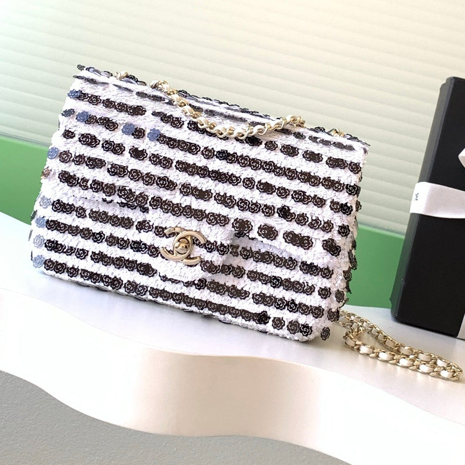 Chanel 2026 Bag 21cm White Black Sequin 331213