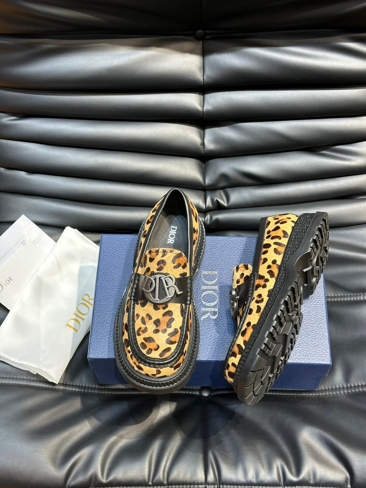 CD EXPLORER ICON LOAFER BLACK AND BRONZE FUR