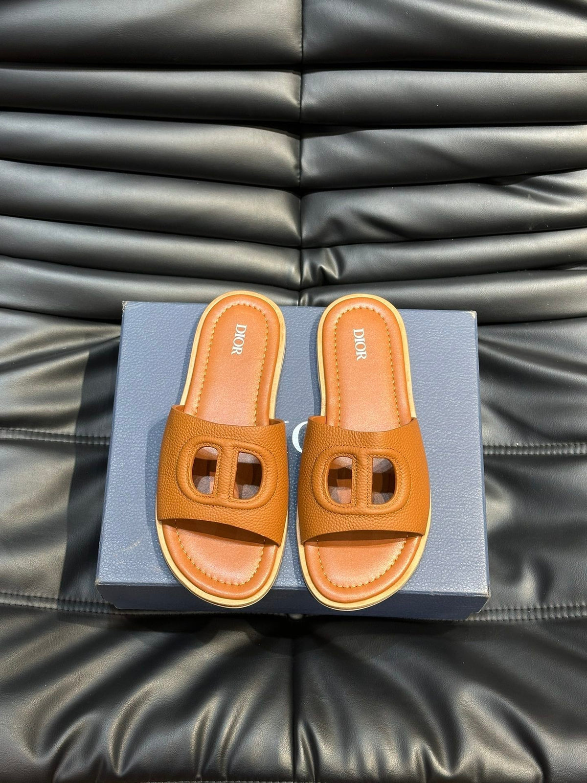 CD D-CLUB SLIDE SLIPPER TIGER GRAINED CALFSKIN