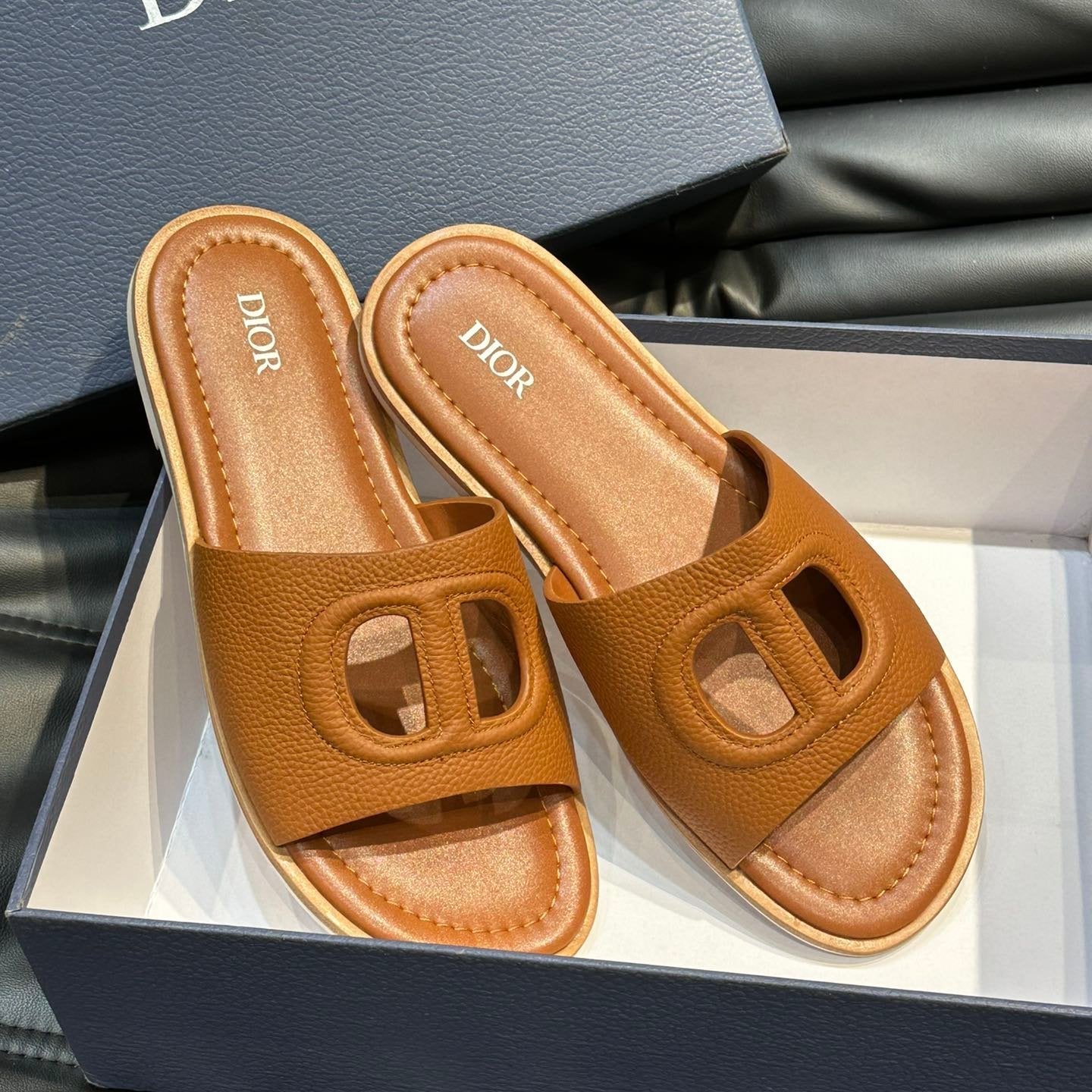 CD D-CLUB SLIDE SLIPPER TIGER GRAINED CALFSKIN