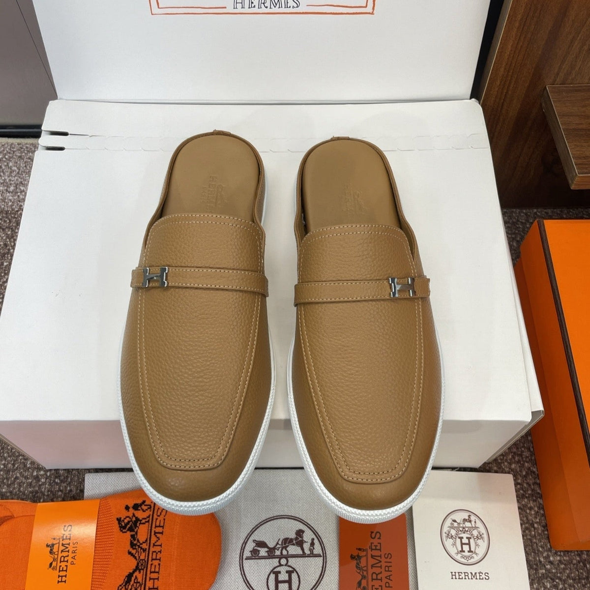 HM OZ Mule Brown Calfskin 372937
