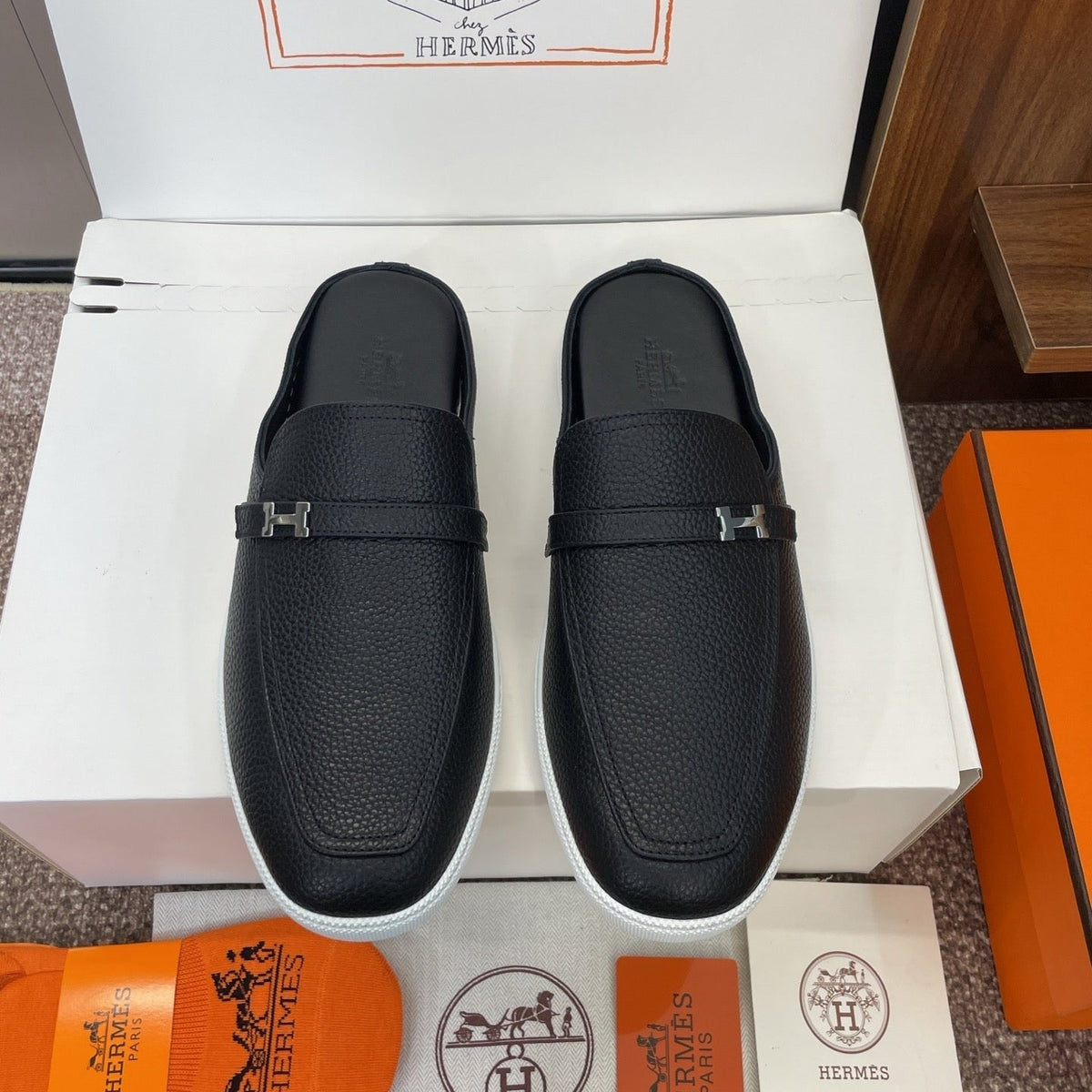 HM OZ Mule Black Calfskin 372938