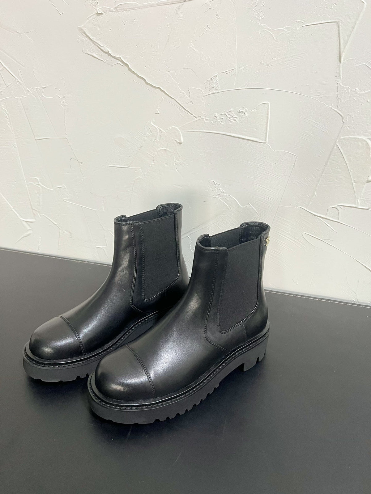CC Chelsea Ankle Boots In Black Cowhide  949682