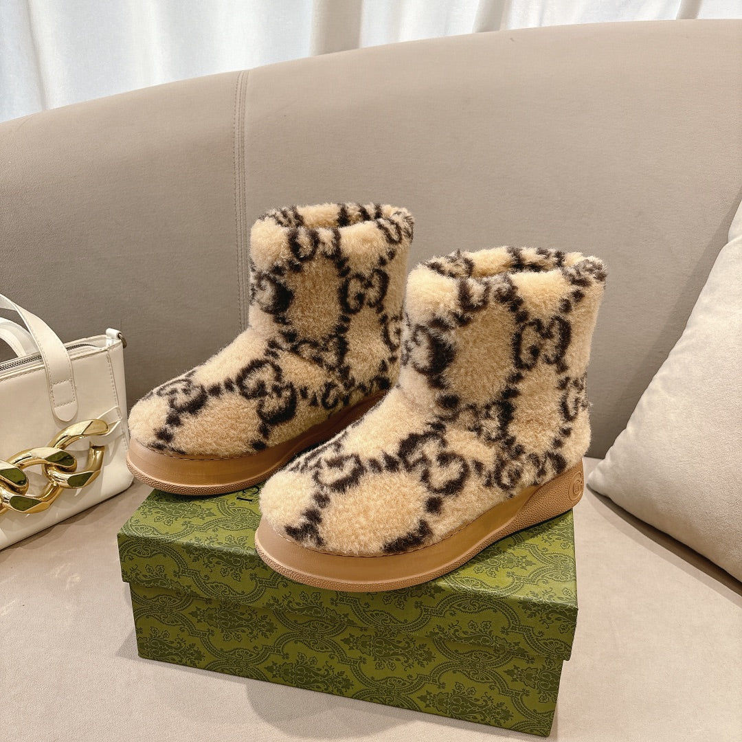 GG Snow Boots Beige Black Wool 576232