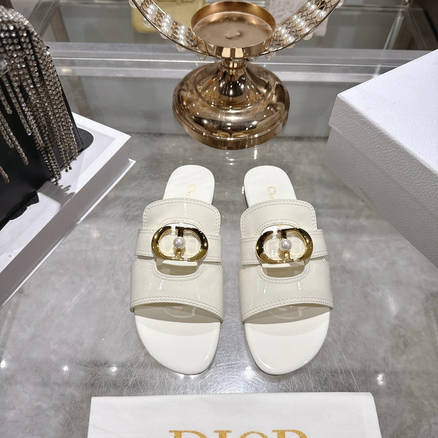 CD 26 Chunky Heel Sandals White Patent Leather 592277