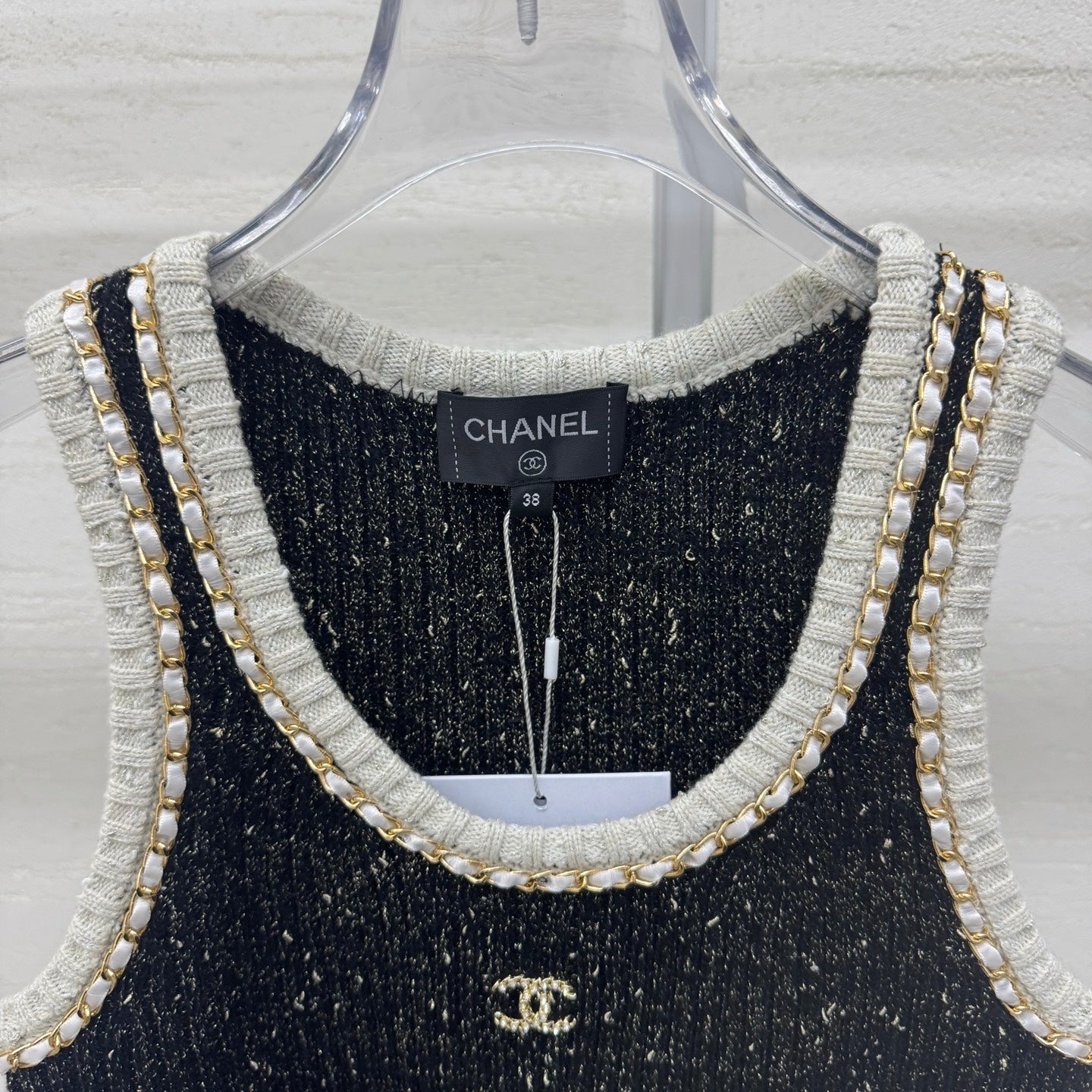 Chanel 2026 Sleeveless Knit Top Black Wool Cashmere 356943