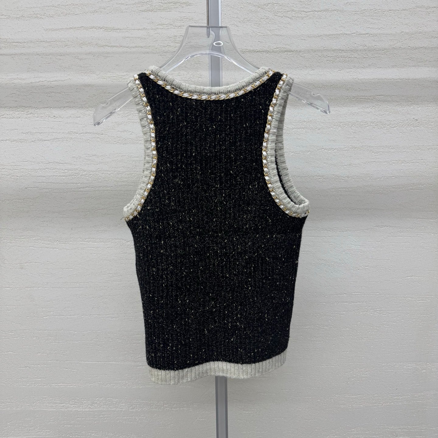 Chanel 2026 Sleeveless Knit Top Black Wool Cashmere 356943