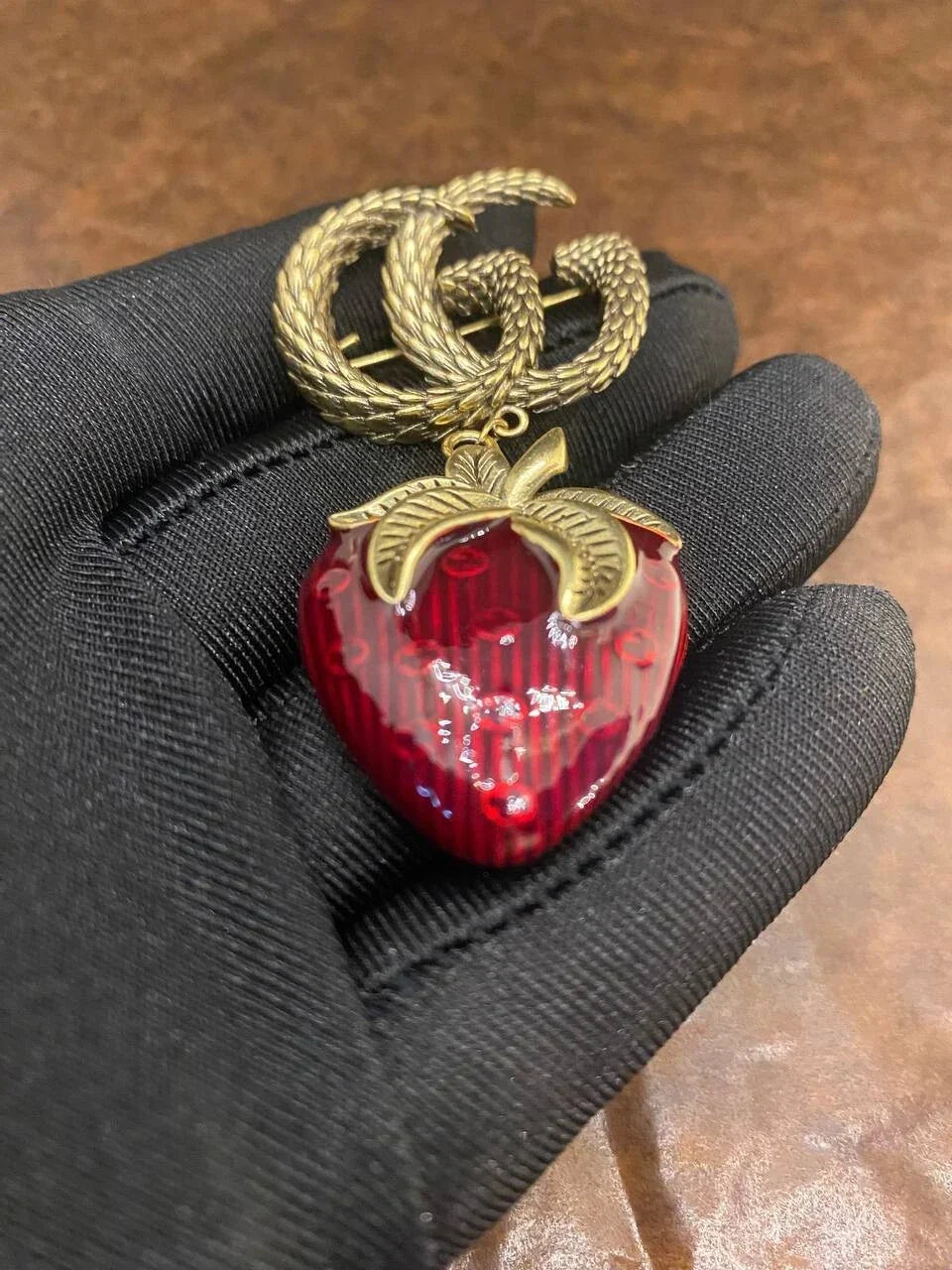 Gucci Brooch Gold 187260