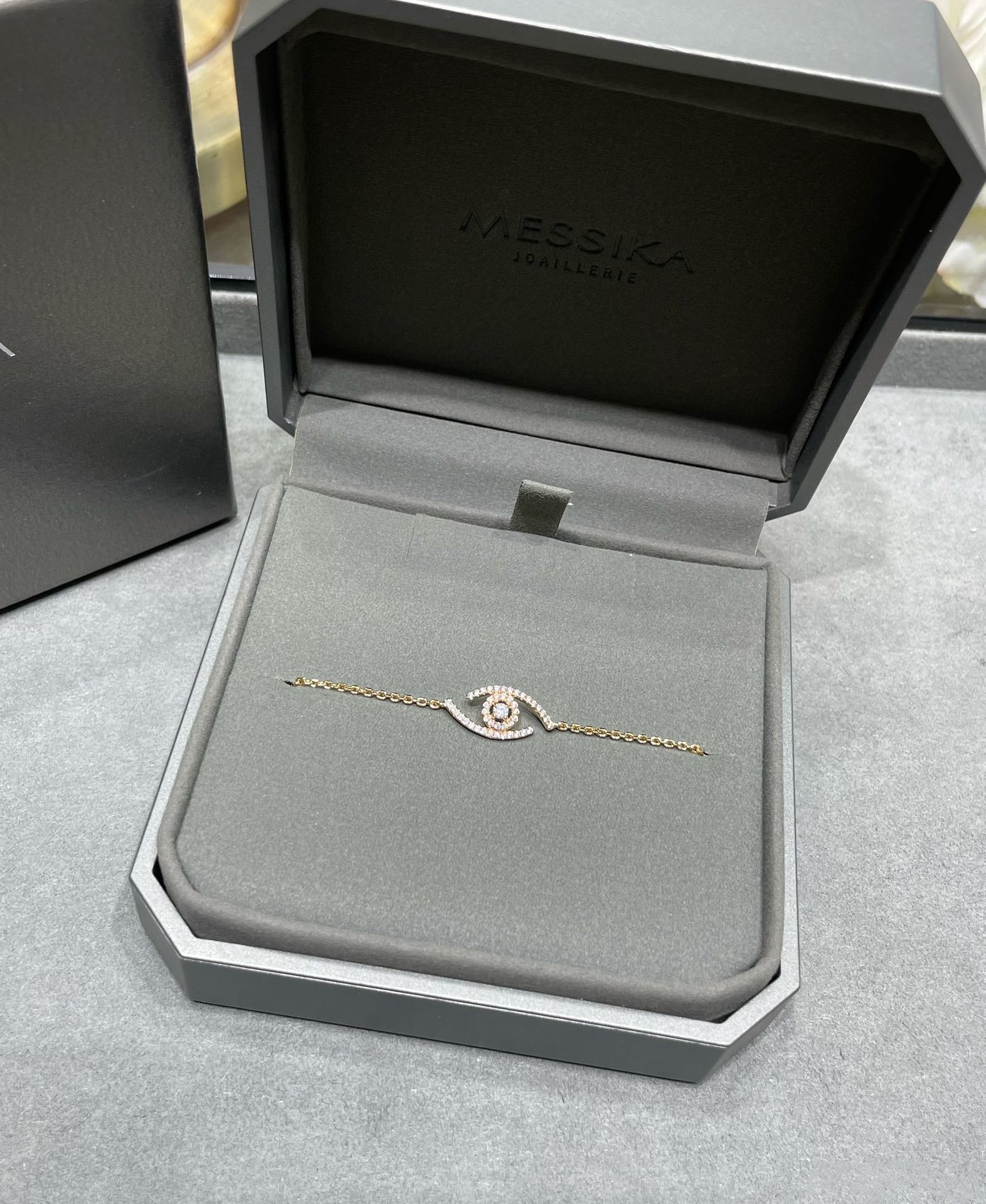 LUCKY EYE PAVED DIAMOND BRACELET